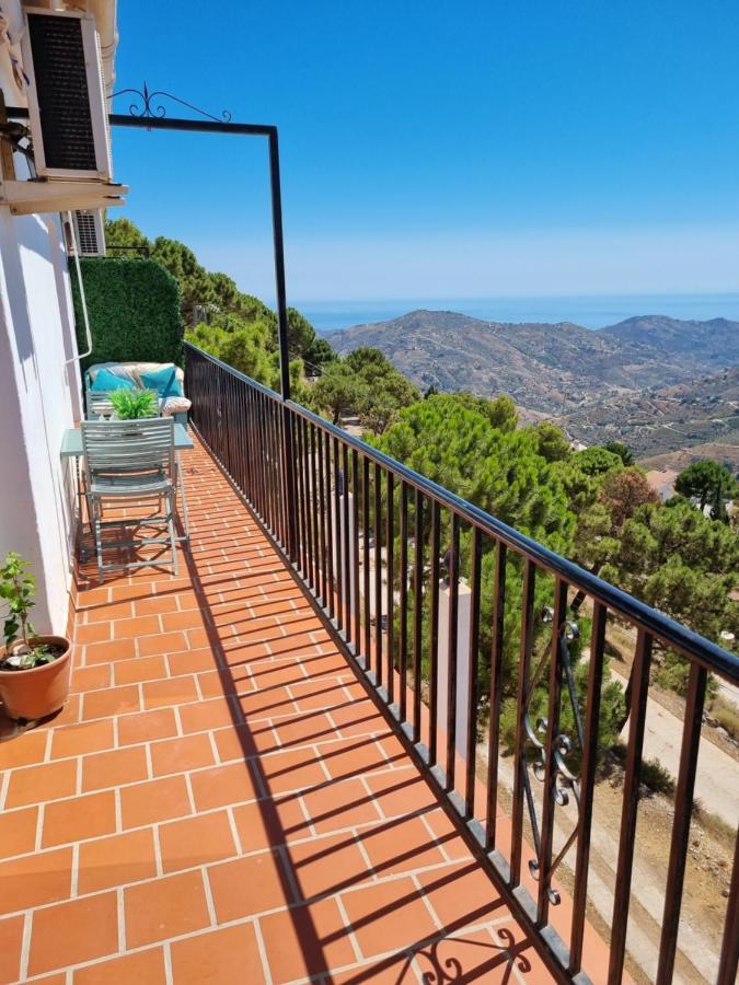 Lovely 2 Bed Apartment With Stunning Views & Pool Competa Luaran gambar