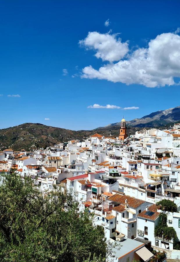 Lovely 2 Bed Apartment With Stunning Views & Pool Competa Luaran gambar