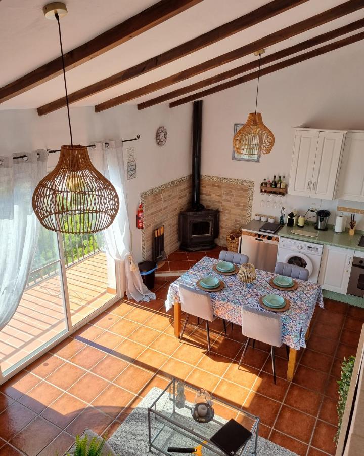 Lovely 2 Bed Apartment With Stunning Views & Pool Competa Luaran gambar
